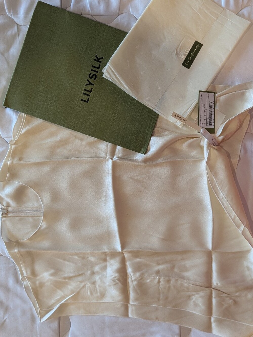 Elegant Silk Sleeveless Crewneck Top